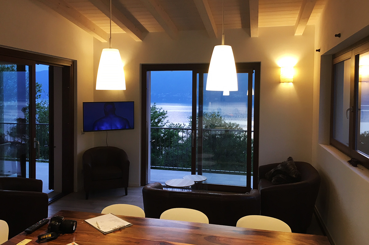 casa-nuova-lago-maggiore-wohnzimmer