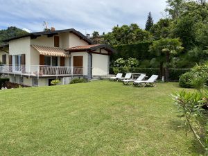 Terrasse mit Garten